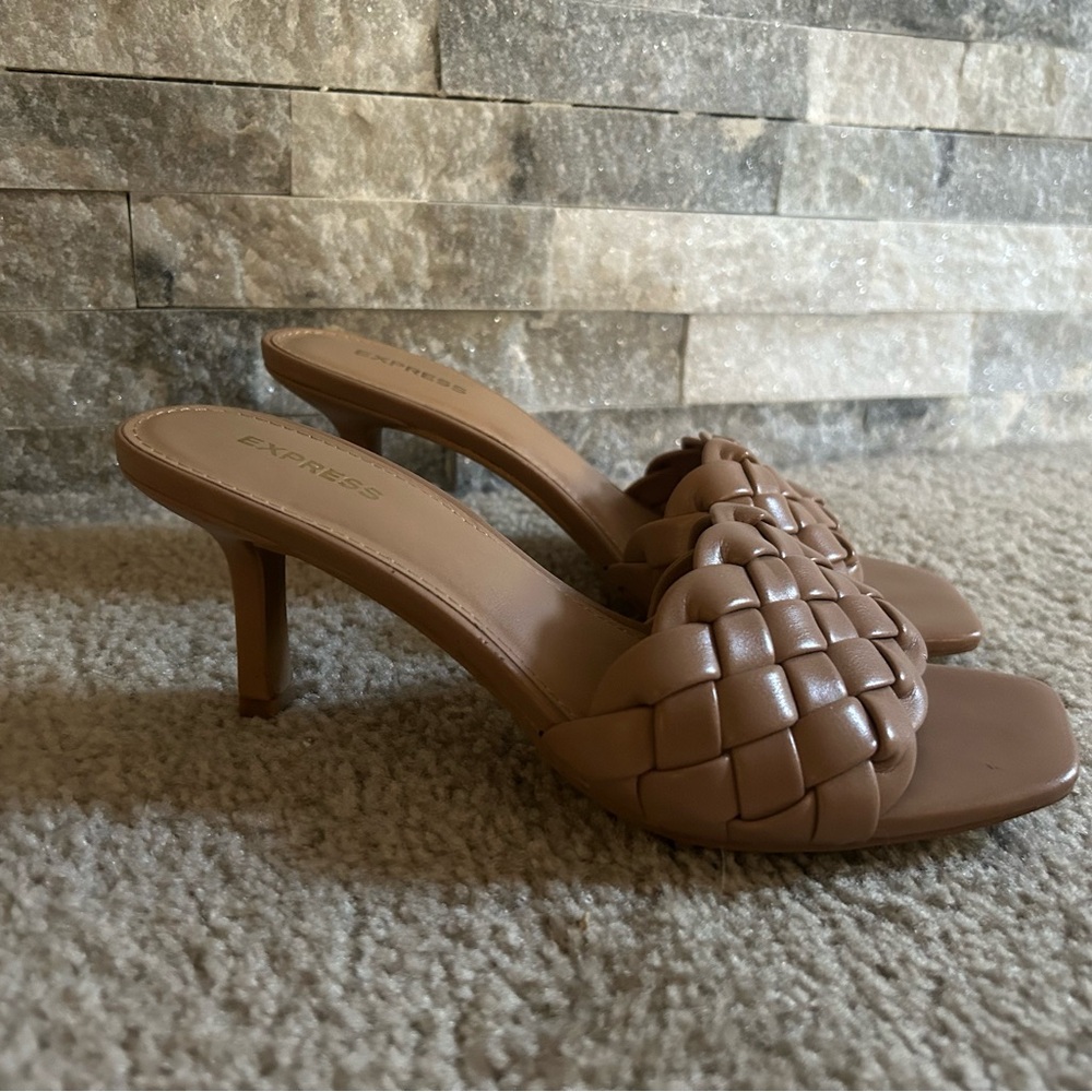 Express Women's Tan Woven Slide Sandals